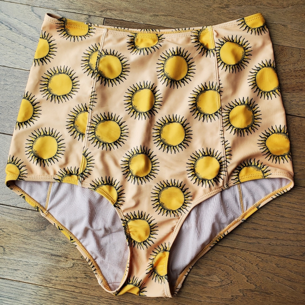Kortni Jeane EHW size small